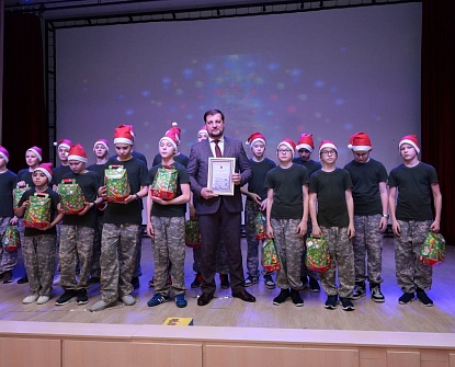 «ТАИФ-НК» поздравил с наступающим Новым годом воспитанников Татарстанского кадетского корпуса